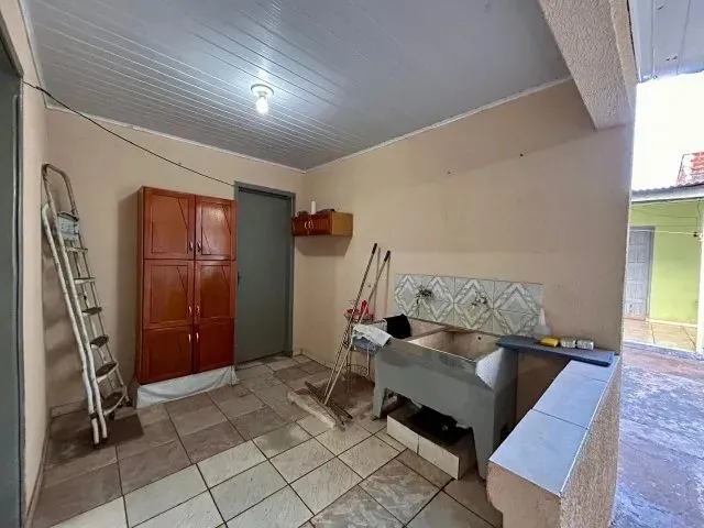 Imagem 8: Casa em Terreno Inteiro com Dependência no Fundo Parque Avenida