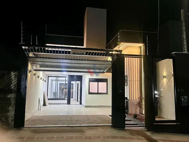 Imagem: Casa de Alto Padrão com Piscina, 3 Suítes