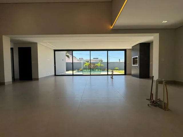Imagem 2: Casa À Venda em Maringá, Cond Ecogarden Residence, com 3 Suítes, com 280 M²