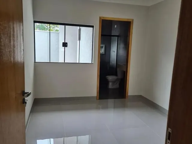 Imagem 2: Casa À Venda em Maringá, Conjunto Habitacional Requião, com 3 Quartos, com 79.95 M²