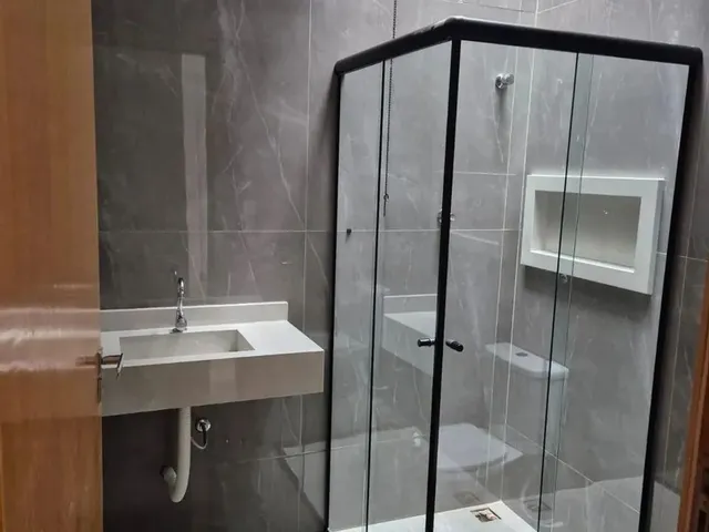 Imagem 3: Casa À Venda em Maringá, Conjunto Habitacional Requião, com 3 Quartos, com 79.95 M²