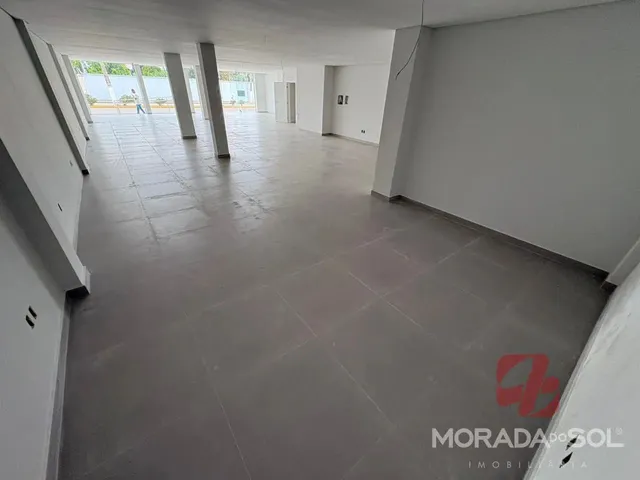 Imagem 2: Sala Comercial no Centro de Tijucas, 223M², 2 Banheiros para Alugar