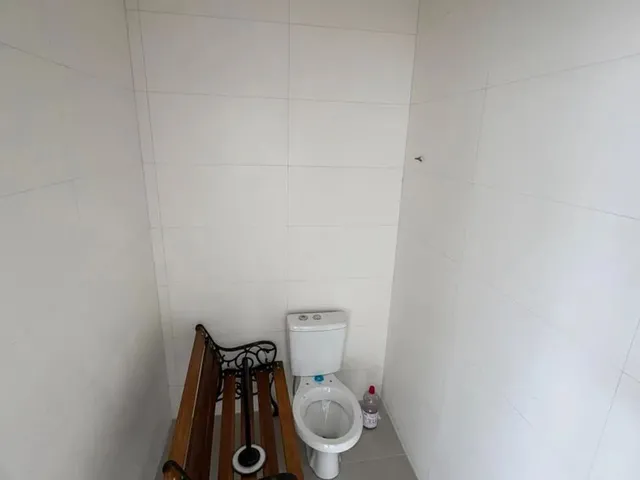 Imagem 5: Sala Comercial no Centro de Tijucas, 223M², 2 Banheiros para Alugar