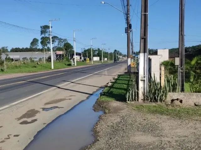 Imagem 7: Prédio Comercial com Um Apartamento na Parte Superior e 02 Salas Comerciais na Parte De