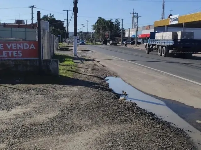 Imagem 5: Prédio Comercial com Um Apartamento na Parte Superior e 02 Salas Comerciais na Parte De