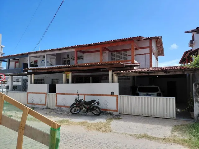 Imagem: A casa possui 4 Dormitórios, 4 Banheiros, 4 Vagas na