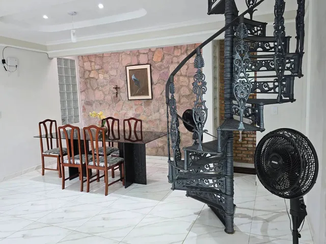 Imagem 2: Casa para Aluguel por Temporada, Tem 390 Metros Quadrados com 4...