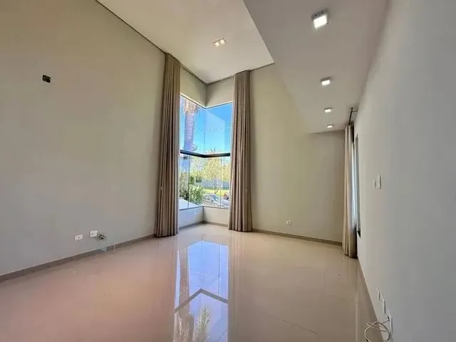 Imagem: Royal Forest - R$ 2.500.000 - Sobrado À