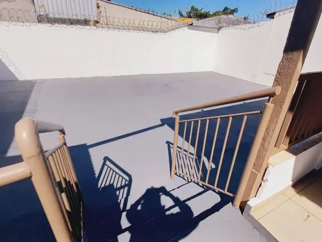 Imagem 4: Casa com 3 Quartos para Venda Próxima da Av. Arthur Thomas