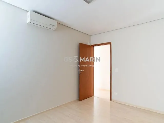 Imagem 7: Casa À Venda em Londrina, Royal Forest, com 3 Quartos, com 200 M², Condomínio Royal