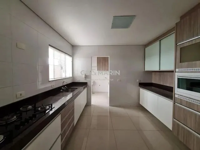 Imagem 13: Casa À Venda em Londrina, Royal Forest, com 3 Quartos, com 200 M², Condomínio Royal