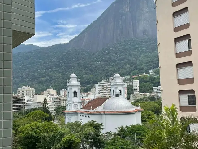 Imagem: Amplo Sala e 2 Quartos, Medindo 90 M² e