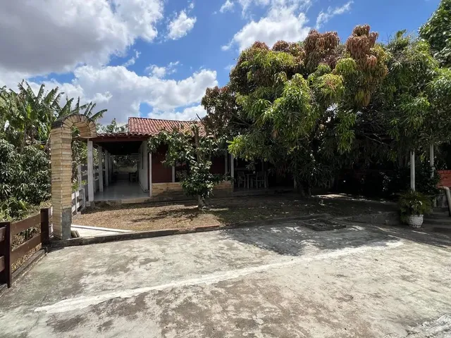 Imagem: A casa em condomínio possui 3 Dormitórios, 2 Suítes, 2 Banheiros