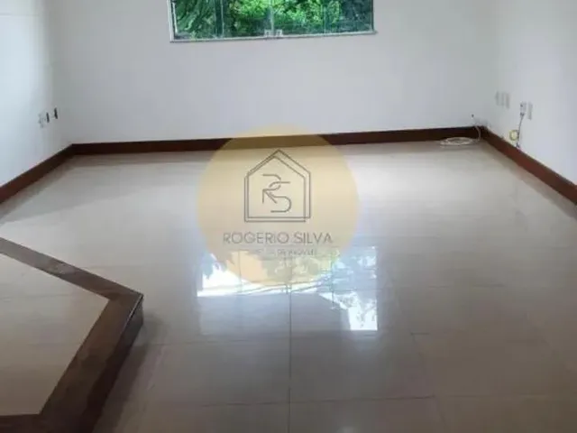 Imagem 15: Imóvel para Aluguel Possui 250 Metros Quadrados com 4 Quartos em Glória - Macaé - Rj
