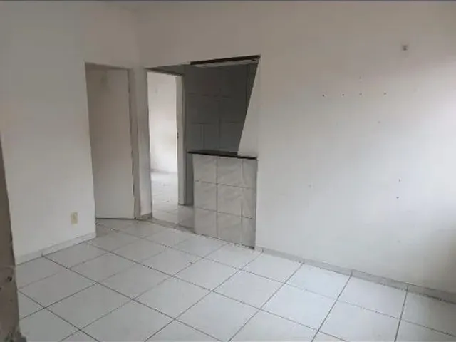 Imagem: O apartamento possui 2 Dormitórios, 1 Banheiro, 2 Vagas na