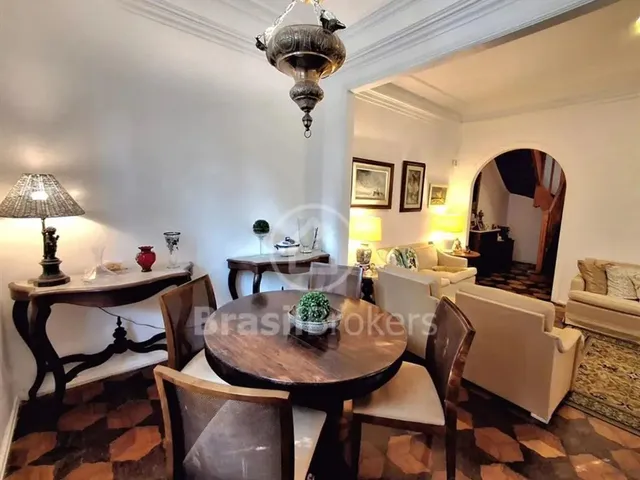 Imagem 2: Urca Belíssima Casa com 143 M²