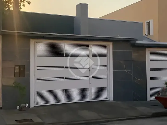 Imagem: Casa - R$ 750.000,00 - 03 Quarto, Sendo