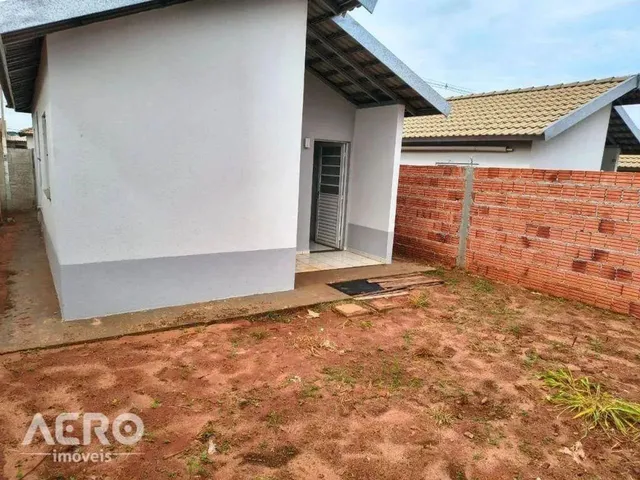Imagem: A casa possui 2 Dormitórios, 1 Banheiro, 2 Vagas na