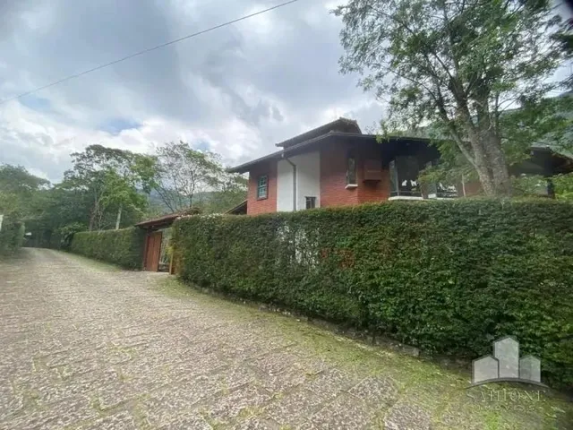 Imagem: A casa possui 3 Dormitórios, 2 Suítes, 3 Banheiros, 2
