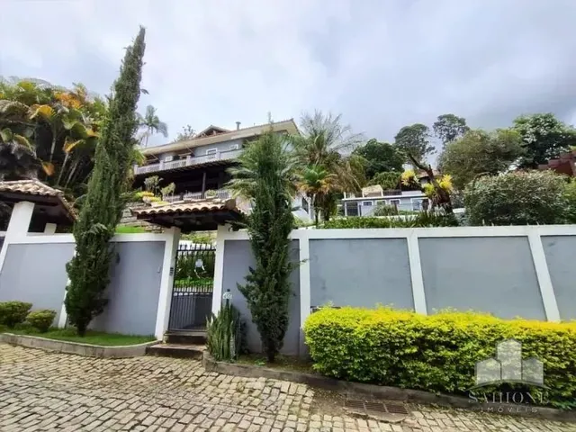 Imagem: A casa em condomínio possui 4 Dormitórios, 1 Suíte, 5