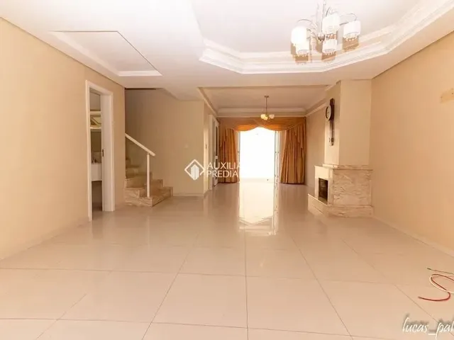 Imagem: Casa Semi Mobiliada com 4 Quartos Próxima