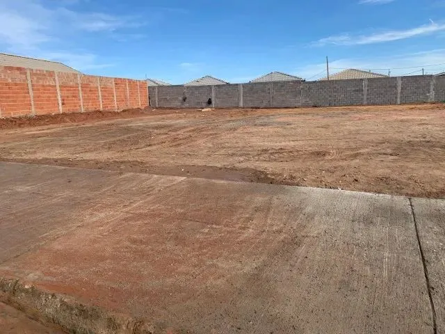 Imagem 1: Lote Plano de 1500 M2 na Avenida