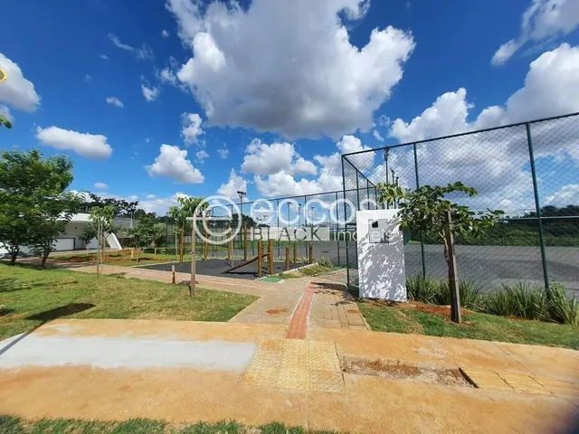 Imagem: Terreno em Condomínio À Venda, Laranjeiras