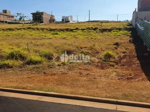 Imagem: Terreno no Condomínio Disponível para