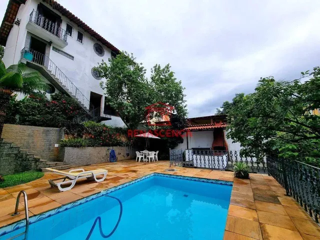 Imagem: Casa com 3 Quartos, Piscina e Churrasqueira
