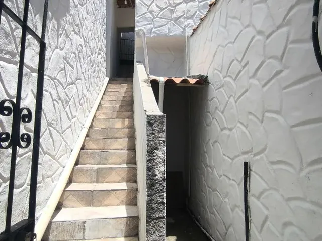 Imagem 2: Alugo: Casa 3 Quartos (1 Suíte) em Realengo - Reformada e Pet-Friendly! R$ 1.300