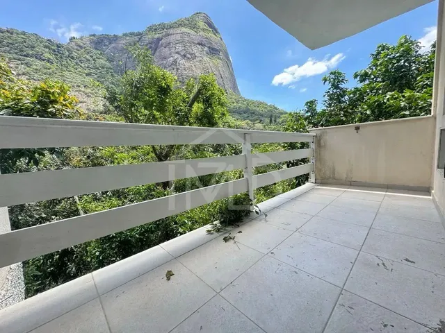 Imagem: Casa no Joá com Vista Deslumbrante, 3 Quartos