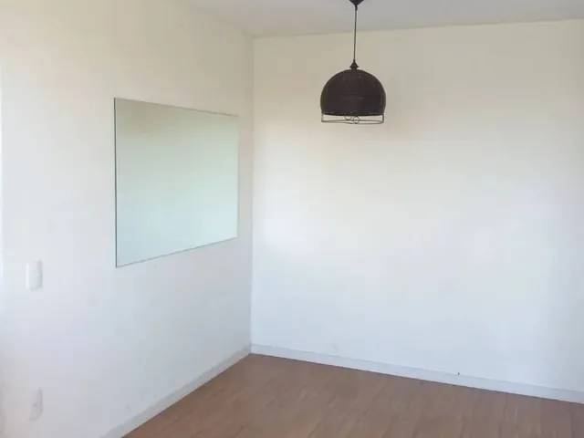 Imagem: O apartamento possui 2 Dormitórios, 1 Banheiro, 1 Vaga na