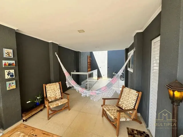 Imagem: Casa com 4 Dormitórios para Alugar, 380