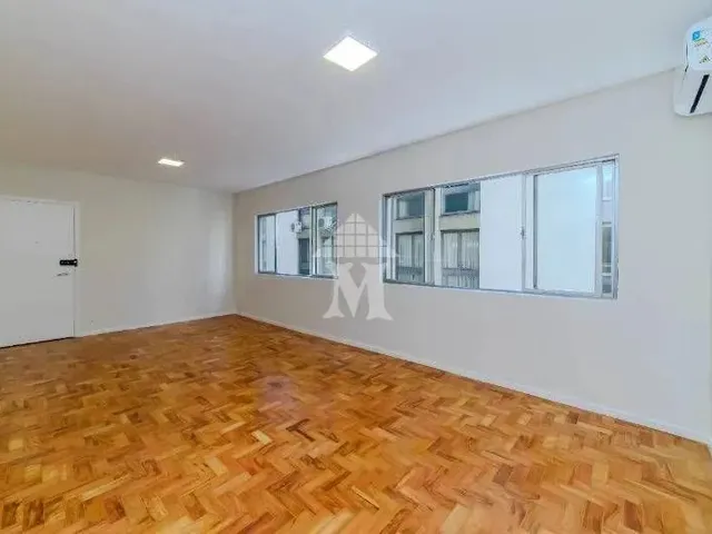 Imagem: O apartamento possui 3 Dormitórios, 1 Suíte, 3 Banheiros,
