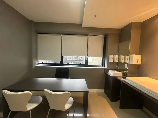 Imagem 7: Excelente Sala Comercial Mobiliada, com 30 M2 de Área Privativa, com 01 Banheiro e Box