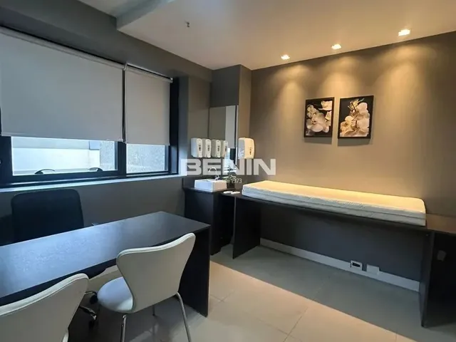 Imagem 12: Excelente Sala Comercial Mobiliada, com 30 M2 de Área Privativa, com 01 Banheiro e Box