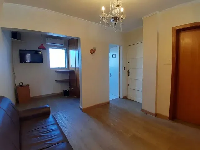 Imagem 3: Sala Comercial com Aproximadamente 38M², Um Banheiro Social, Localizado no Centro Da