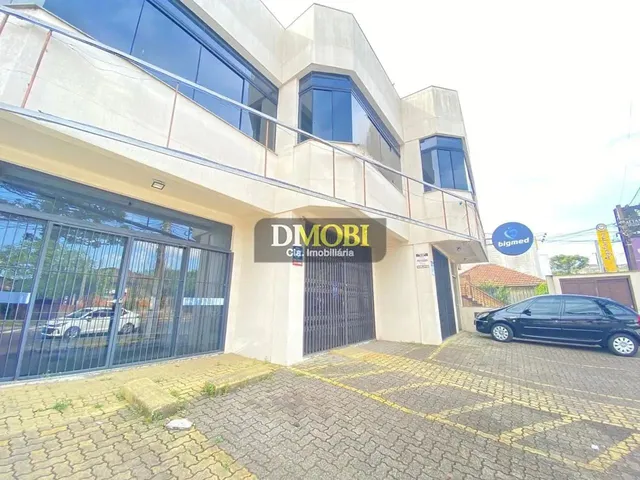Imagem: O depósito possui 3 Vagas na garagem, 420m² de Área e