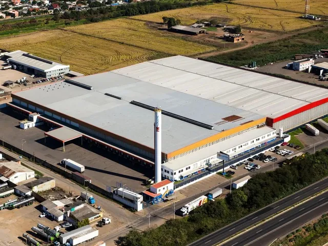 Imagem 3: Pavilhão com 3.729M² e 8 Docas para Alugar em Condomínio Logístico em Canoas /Rs