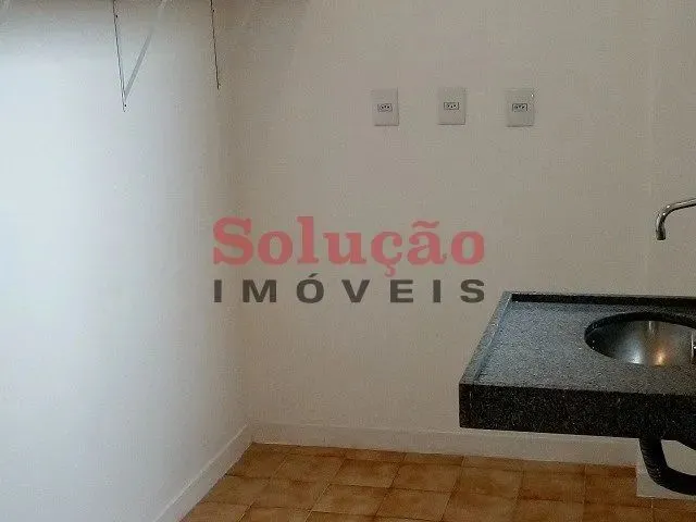 Imagem 2: Sala Comercial em Região Central com 44M², Recepção, 2 Salas, Copa e Banheiro