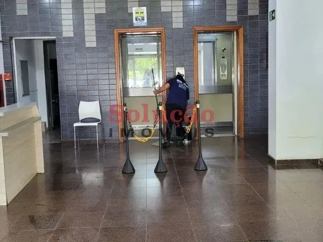 Imagem 10: Sala Comercial em Região Central com 44M², Recepção, 2 Salas, Copa e Banheiro