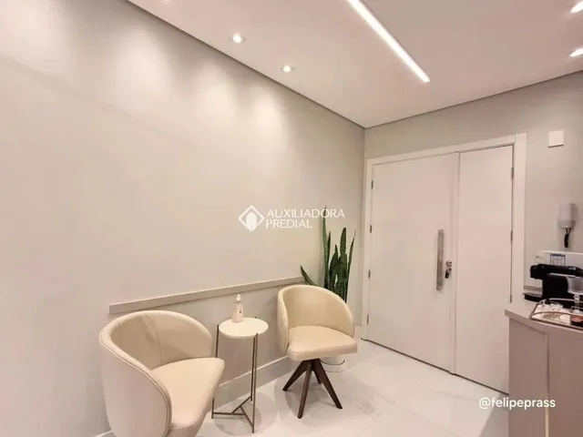 Imagem 8: Sala Comercial Mobiliada, Andar Alto com Vaga Coberta no Max Plaza