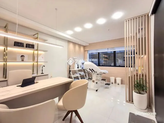 Imagem 9: Sala Comercial Mobiliada, Andar Alto com Vaga Coberta no Max Plaza