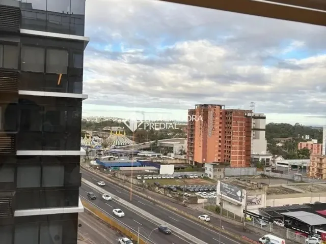 Imagem 6: Sala Comercial Mobiliada, Andar Alto com Vaga Coberta no Max Plaza