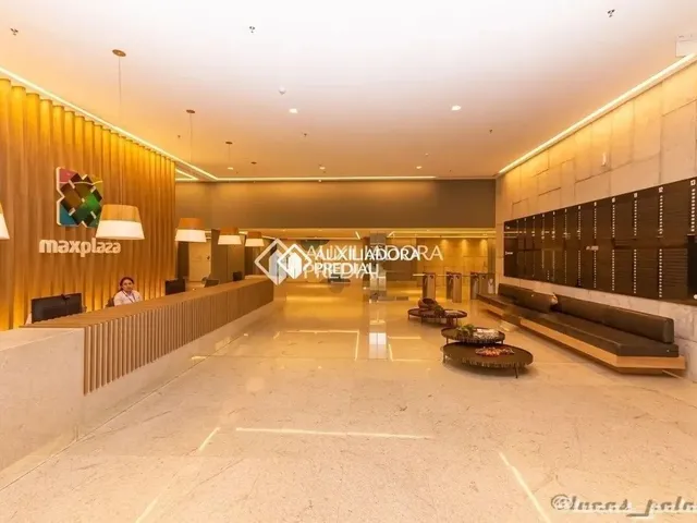 Imagem 10: Sala Comercial Mobiliada, Andar Alto com Vaga Coberta no Max Plaza