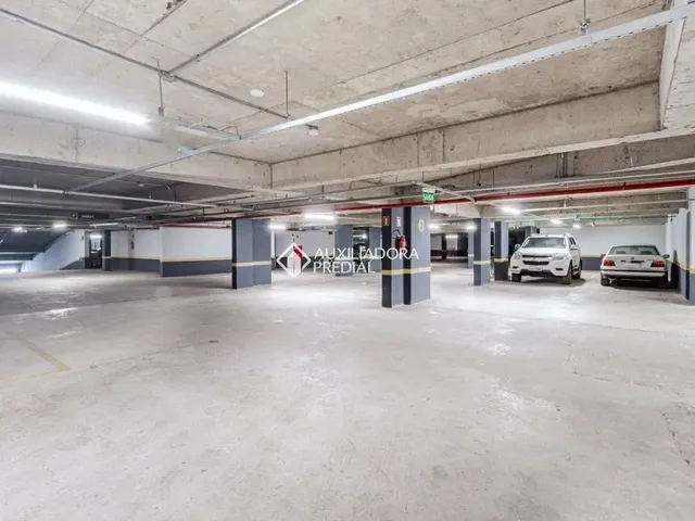 Imagem 16: Sala Comercial Mobiliada, Andar Alto com Vaga Coberta no Max Plaza