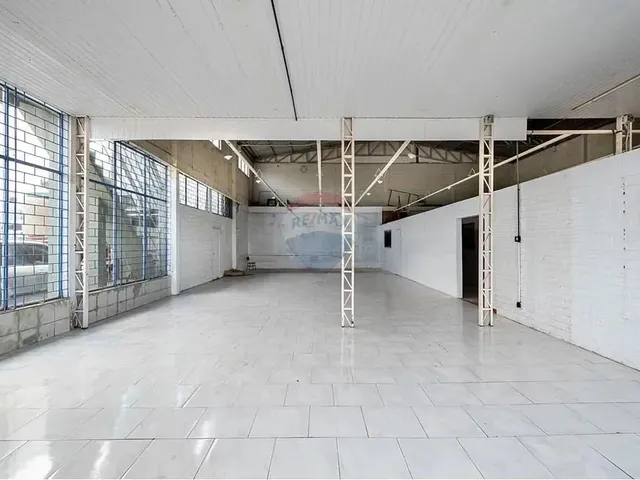 Imagem 12: Prédio Comercial Próximo da Rua Portão