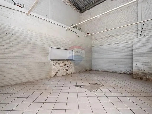 Imagem 2: Prédio Comercial Próximo da Rua Portão