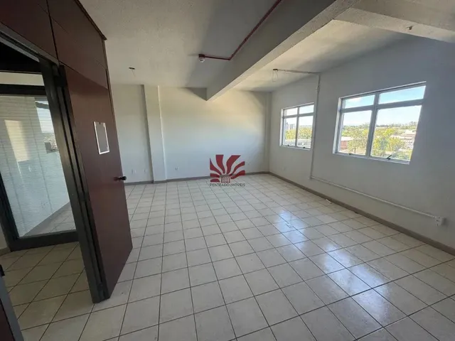 Imagem 2: Sala com 336M², Centro- Canoas