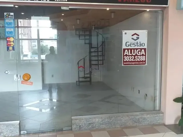 Imagem: Loja com Mezanino em Comercial no Centro
